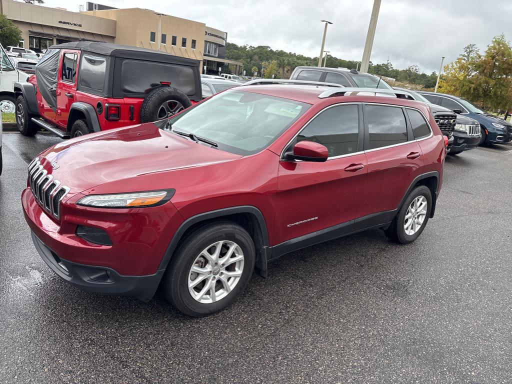 2017 Jeep Cherokee Latitude photo 2