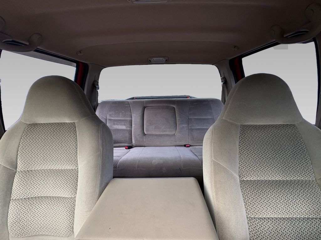2001 Ford F-250 photo 2