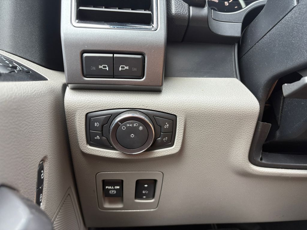 2019 Ford F-150 XLT photo 3
