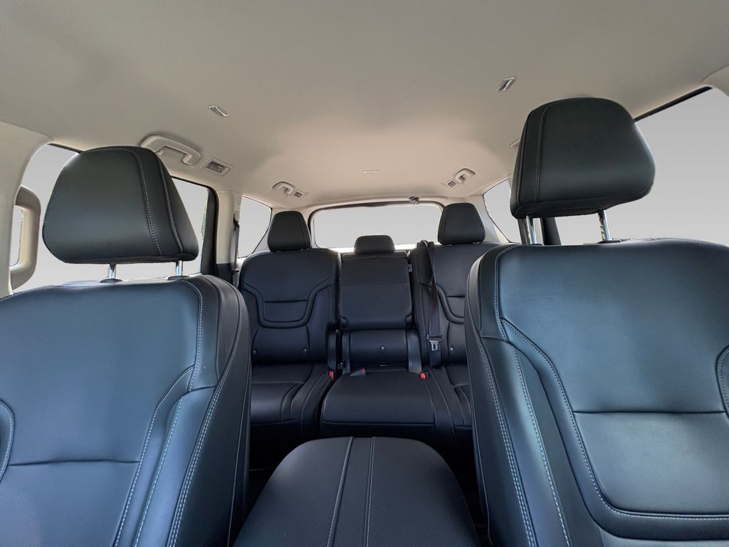2025 Nissan Armada SV photo 2