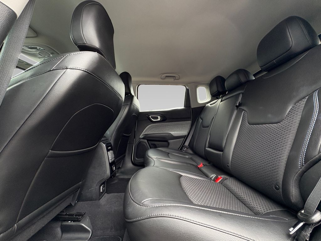 2022 Jeep Compass Latitude photo 4