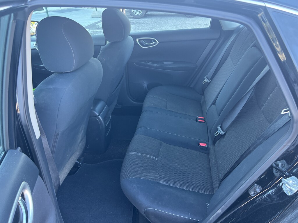 2015 Nissan Sentra S photo 3