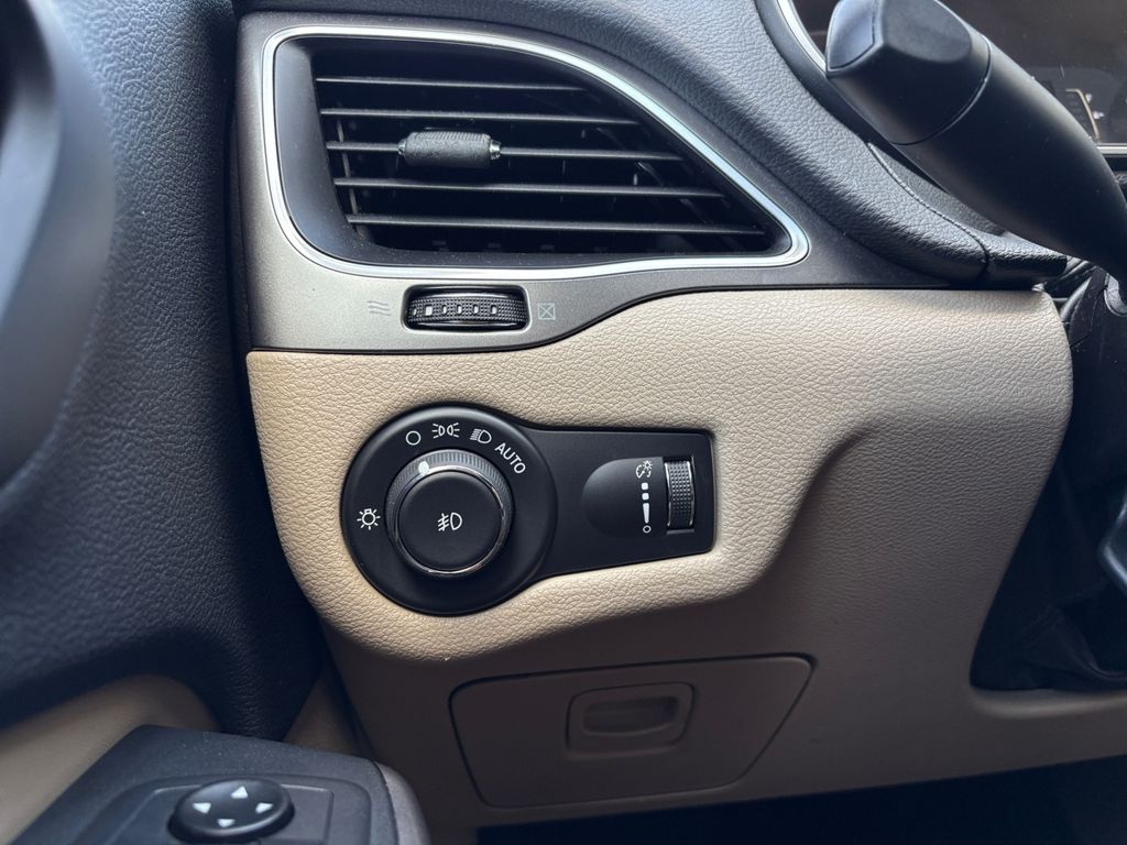 2019 Jeep Cherokee Latitude photo 3