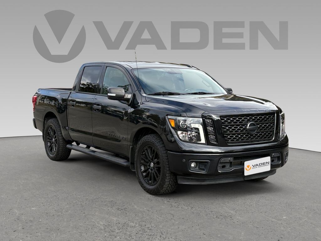 Used 2018 Nissan Titan SV Crew Cab
