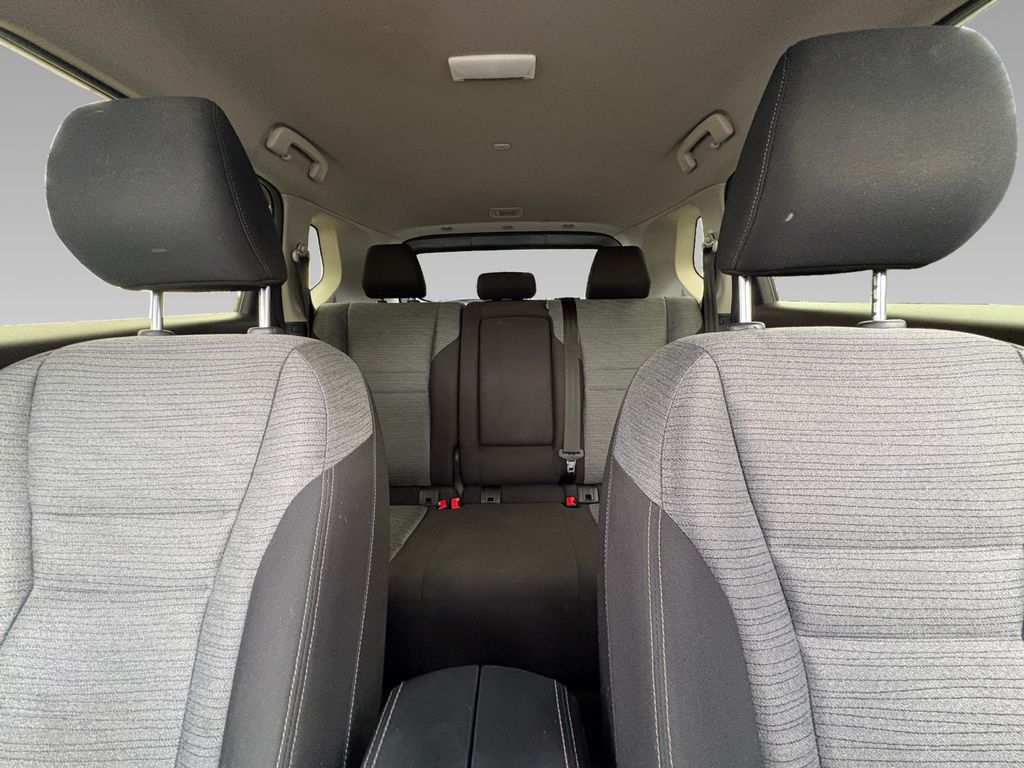 2023 Nissan Rogue SV AWD photo 2