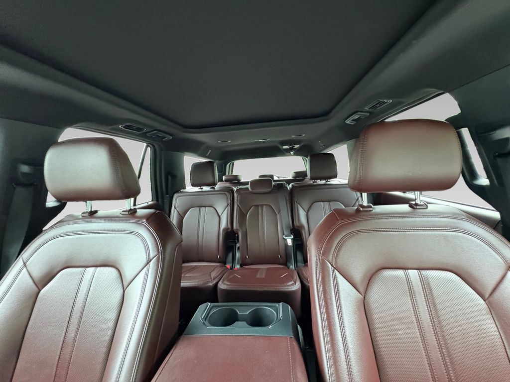 2023 Ford Expedition Limited MAX photo 2