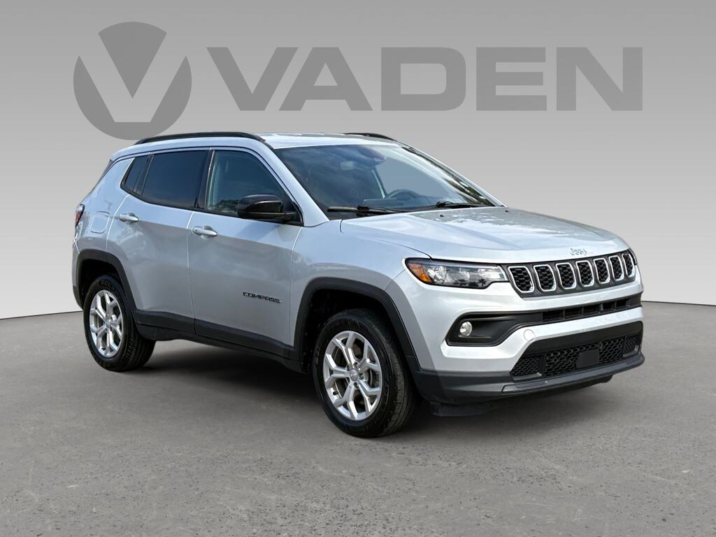 Used 2024 Jeep Compass Latitude Sport Utility