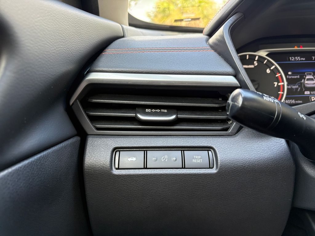 2022 Nissan Altima 2.5 SR photo 4