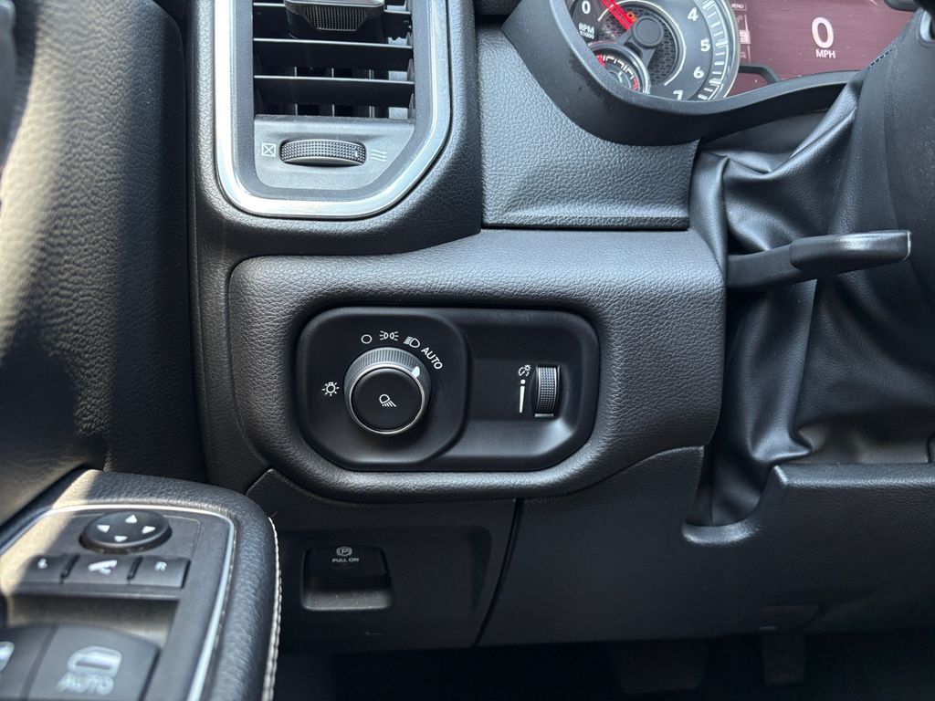 2024 Ram 1500 Laramie photo 4