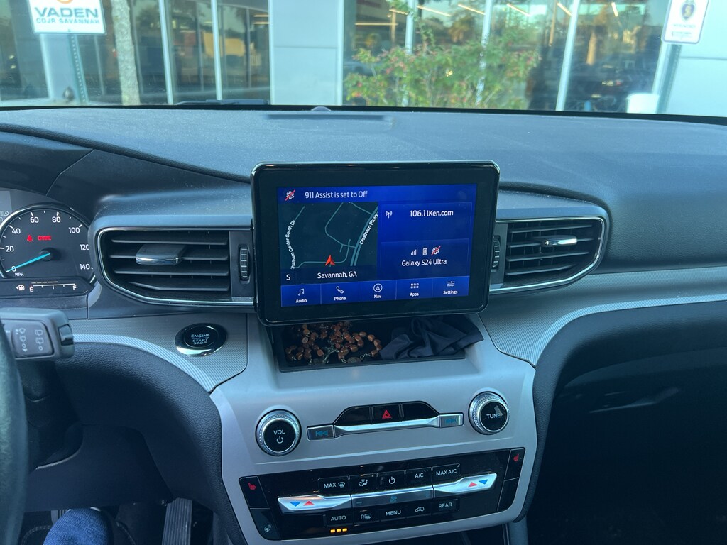 2023 Ford Explorer XLT Sport photo 4