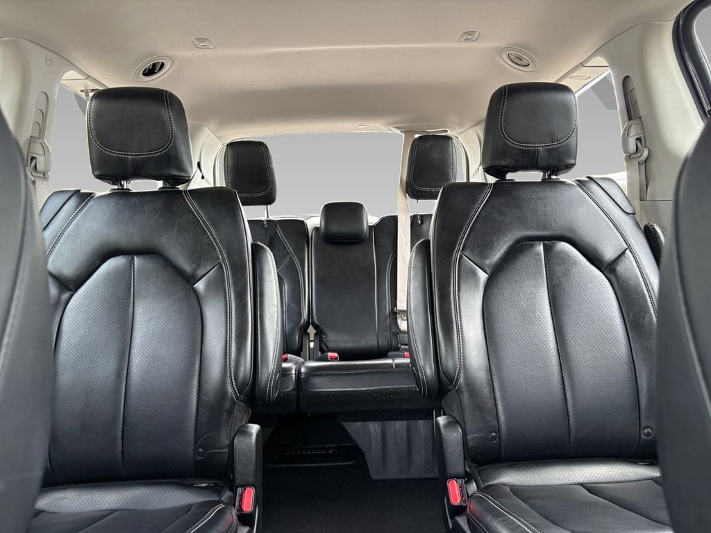 Used 2023 Chrysler Pacifica Touring L Passenger Van