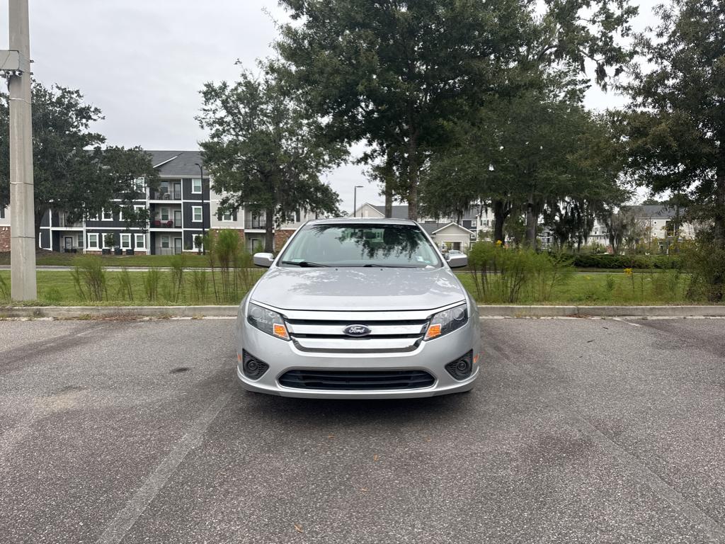 2012 Ford Fusion SE photo 2