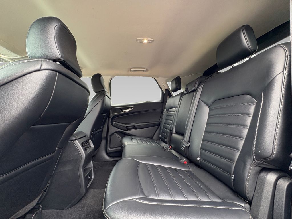 2023 Ford Edge SEL photo 4