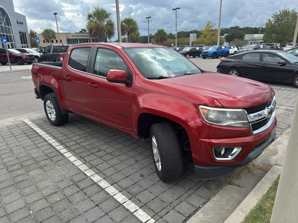 2016 Chevrolet Colorado LT photo 2