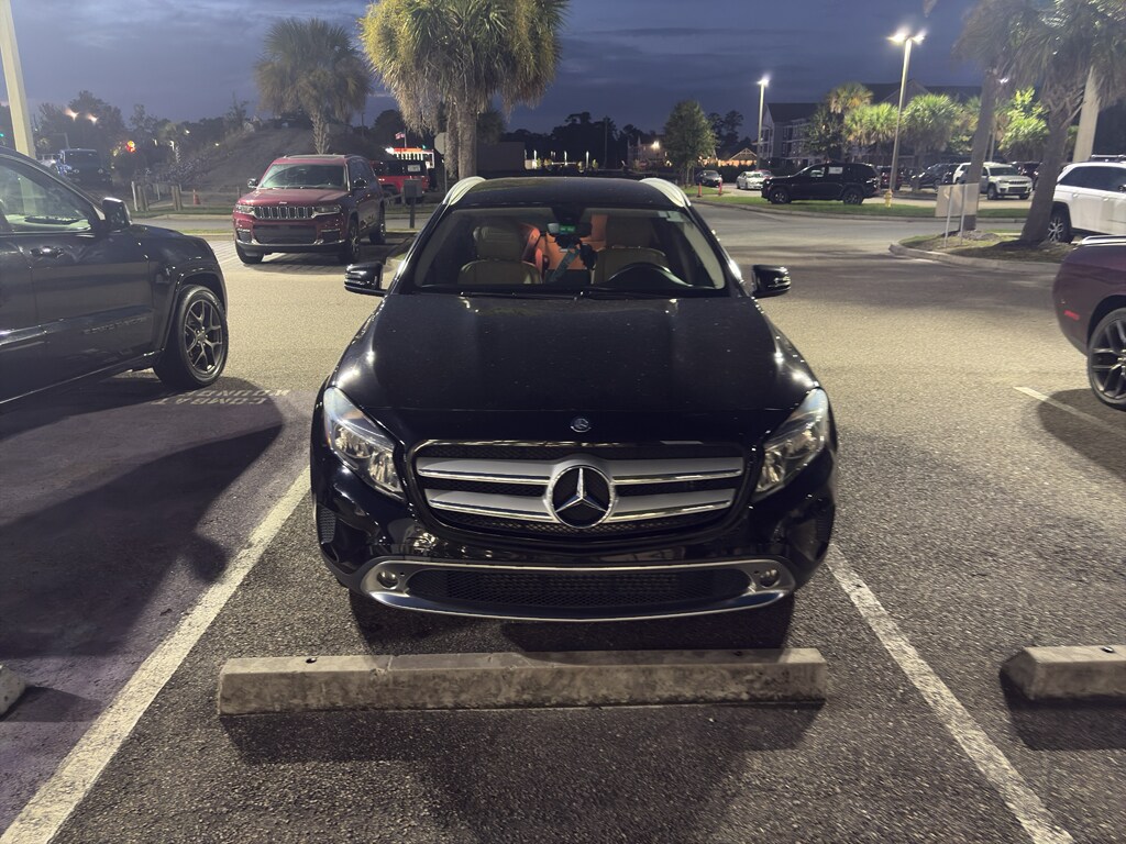 2017 Mercedes Benz GLA 250 photo 2