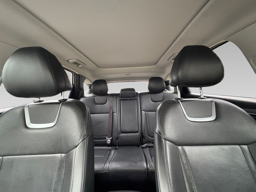 2022 Hyundai Tucson Limited photo 2