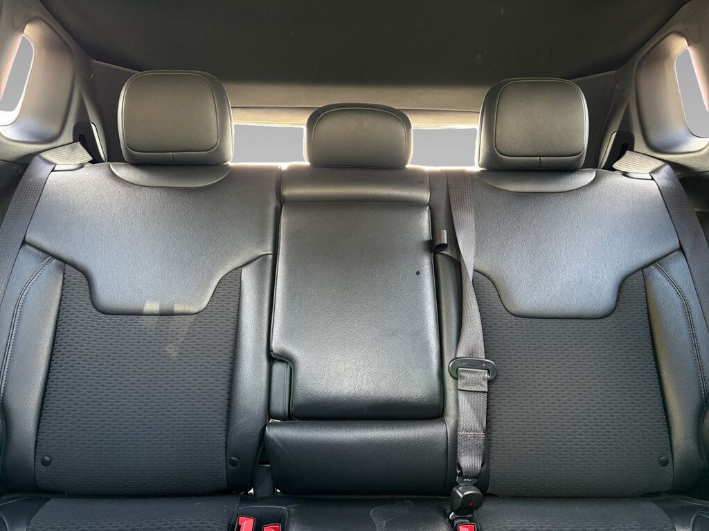 Used 2024 Jeep Compass Latitude Sport Utility