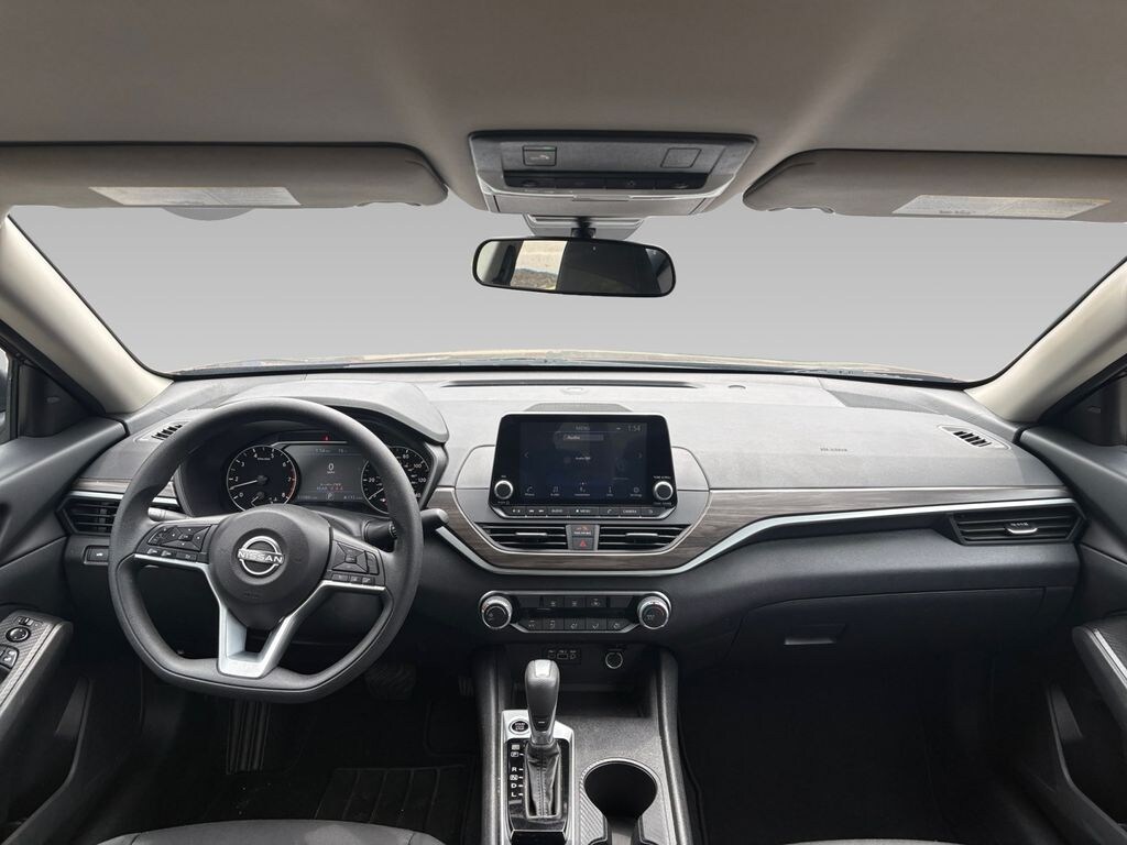 Used 2025 Nissan Altima SV Sedan