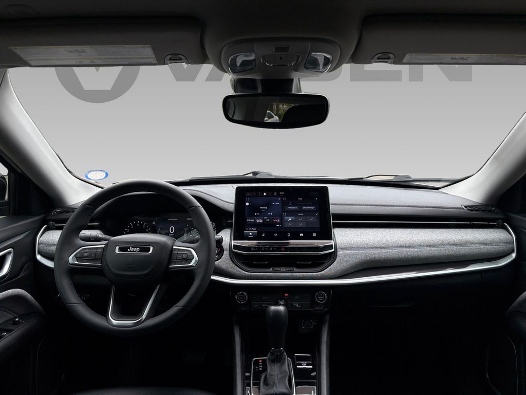 2022 Jeep Compass Latitude photo 3