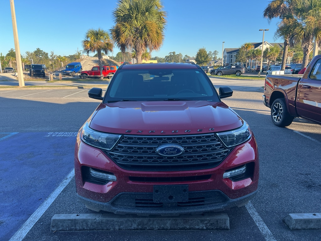 2023 Ford Explorer XLT Sport photo 2