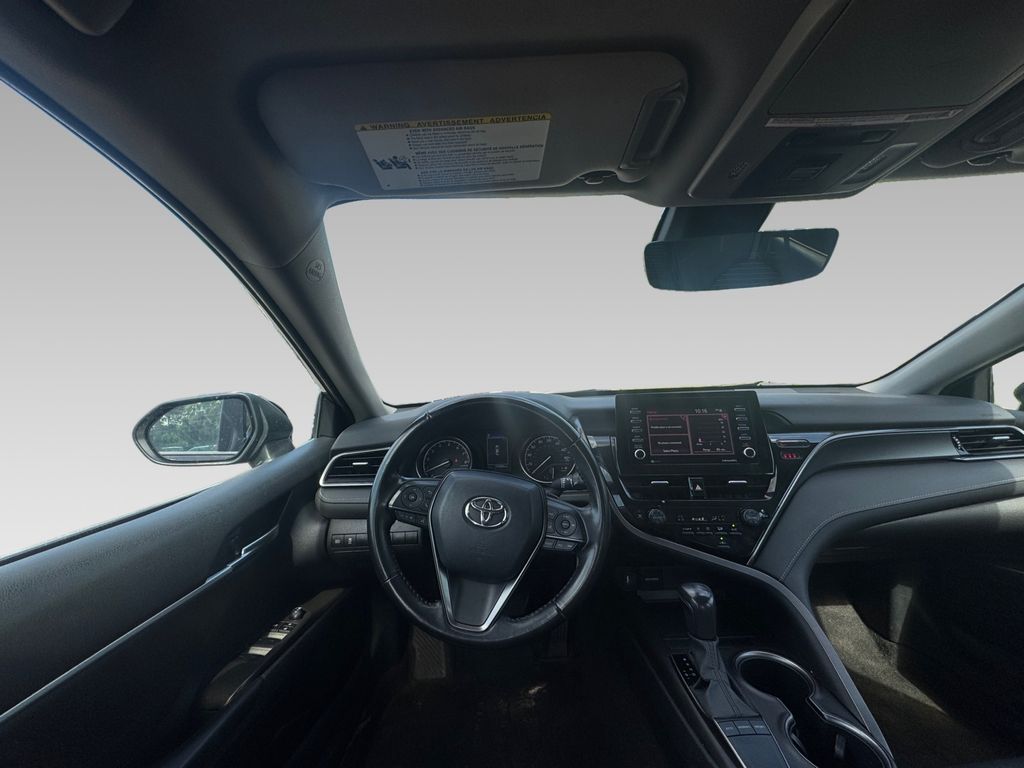 2023 Toyota Camry SE photo 3