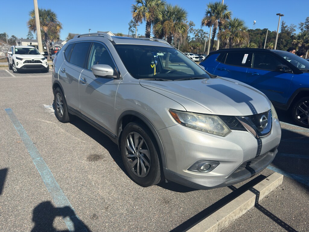 2015 Nissan Rogue SL photo 3