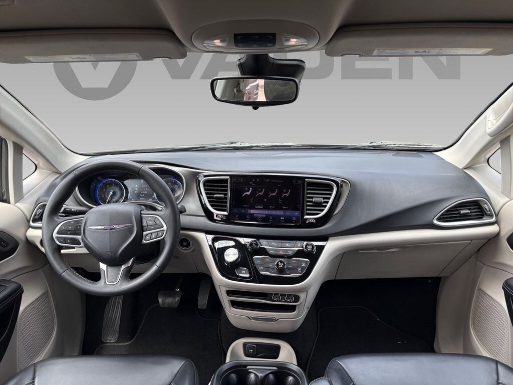 Used 2023 Chrysler Pacifica Touring L Passenger Van