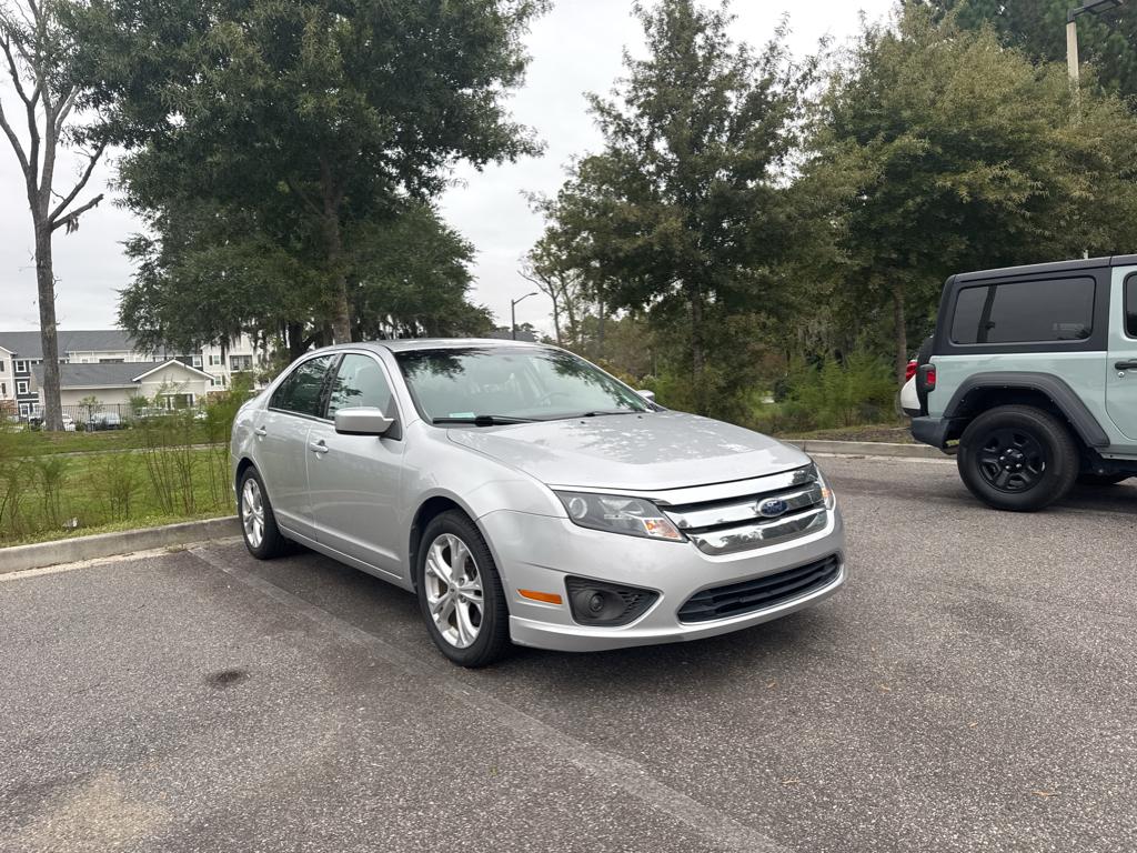 2012 Ford Fusion SE photo 3