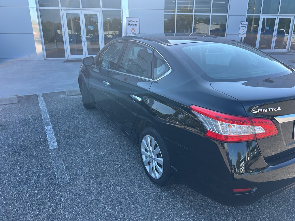 2015 Nissan Sentra S photo 2