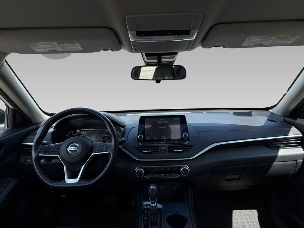 2022 Nissan Altima 2.5 SR photo 3