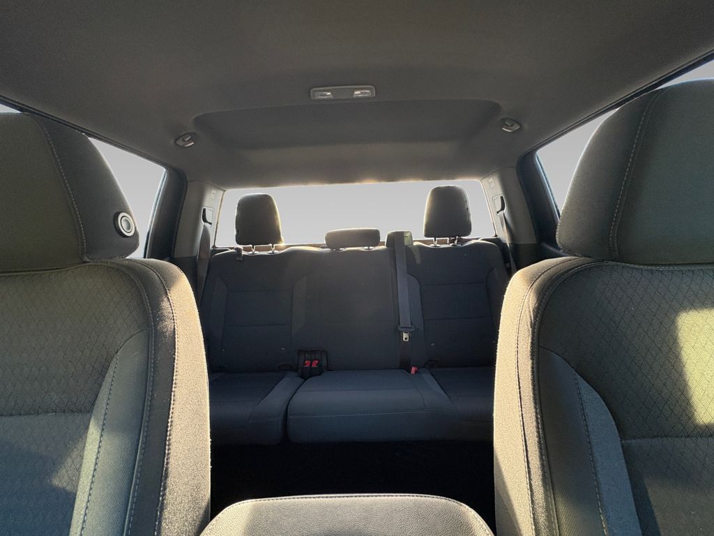 2022 Chevrolet Silverado 1500 Custom photo 2