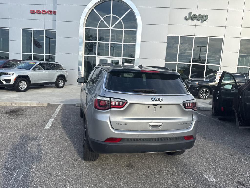 2024 Jeep Compass Limited photo 2