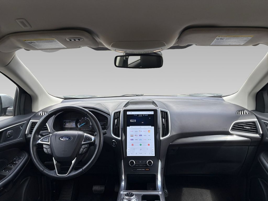 2024 Ford Edge Titanium photo 3