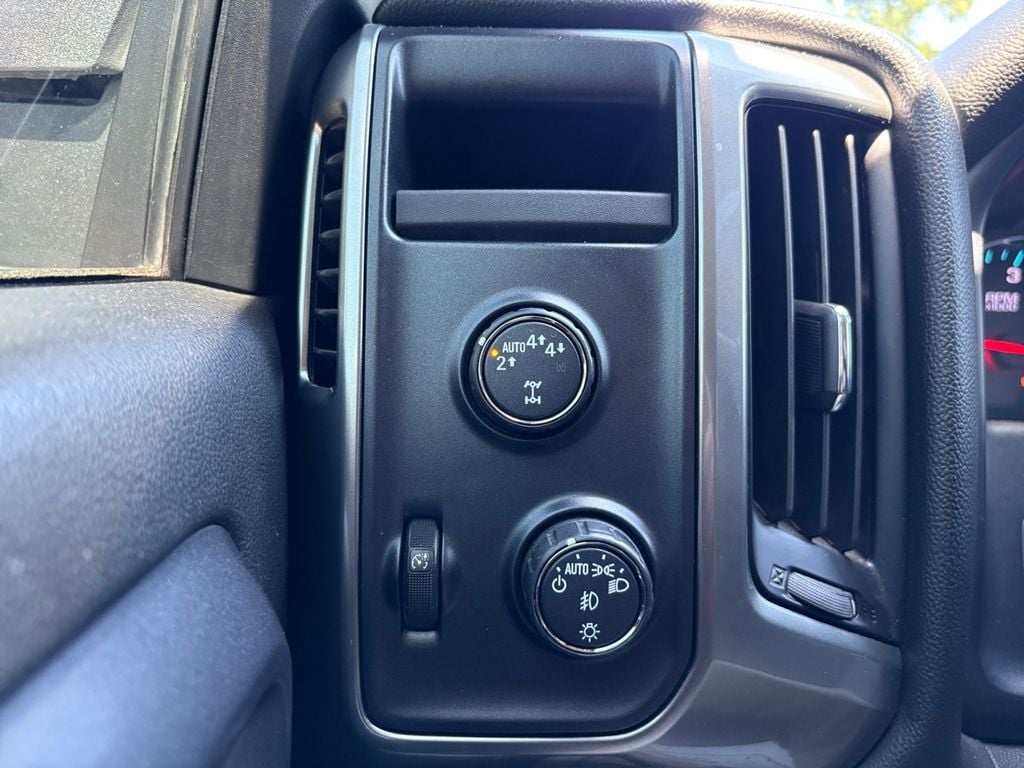 Used 2018 Chevrolet Silverado LT Crew Cab