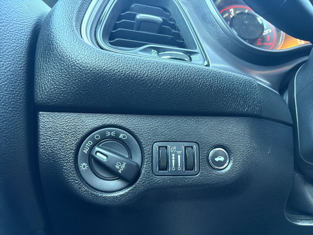 2022 Dodge Challenger GT photo 4