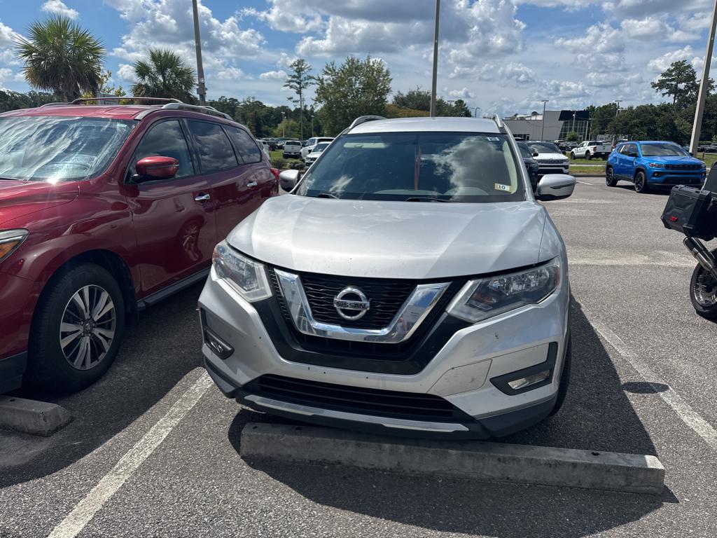 2017 Nissan Rogue SV photo 4