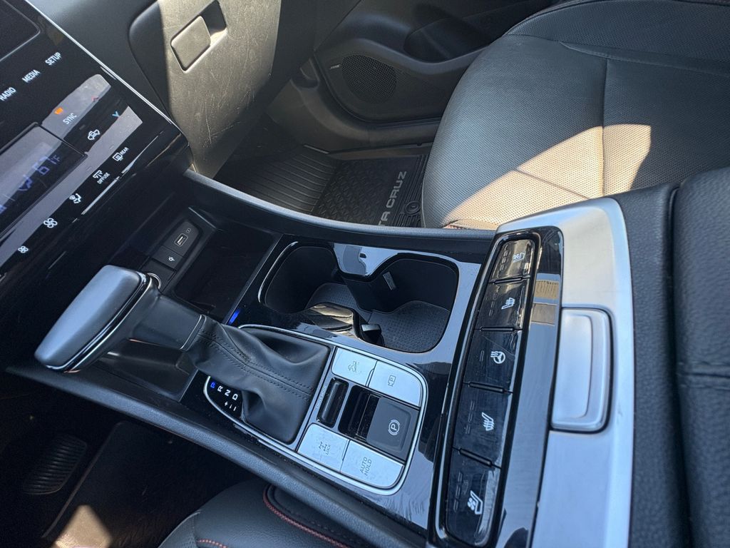 2023 Hyundai Santa Cruz Limited photo 2