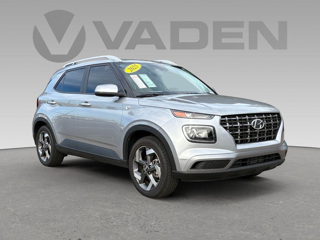 Used 2025 Hyundai Venue SEL SUV
