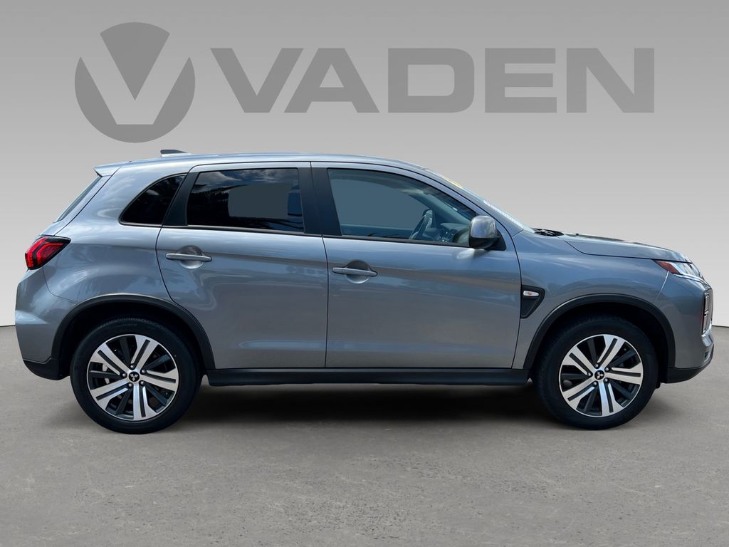 2024 Mitsubishi Outlander Sport ES photo 2