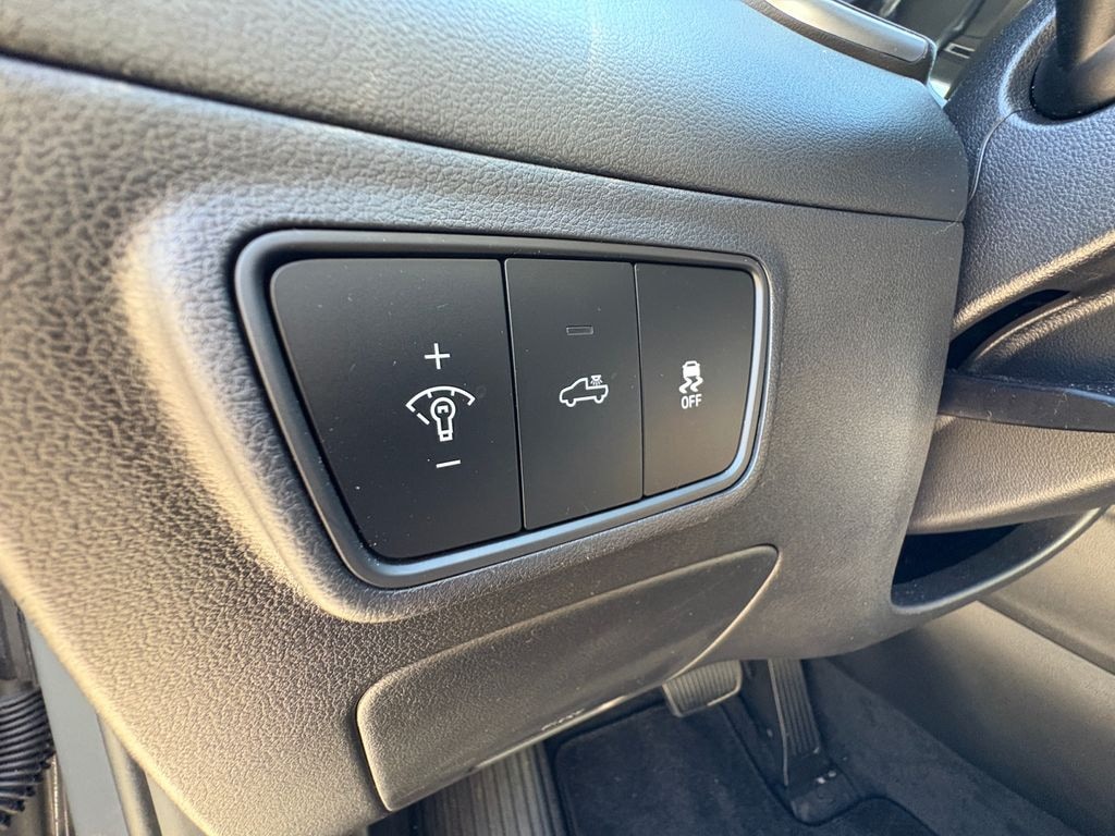 Used 2024 Hyundai Santa Cruz 2.5L SE Truck Crew Cab