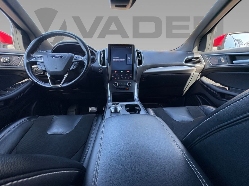 2022 Ford Edge ST photo 3