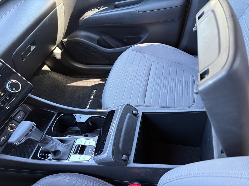 Used 2024 Hyundai Santa Cruz 2.5L SE Truck Crew Cab