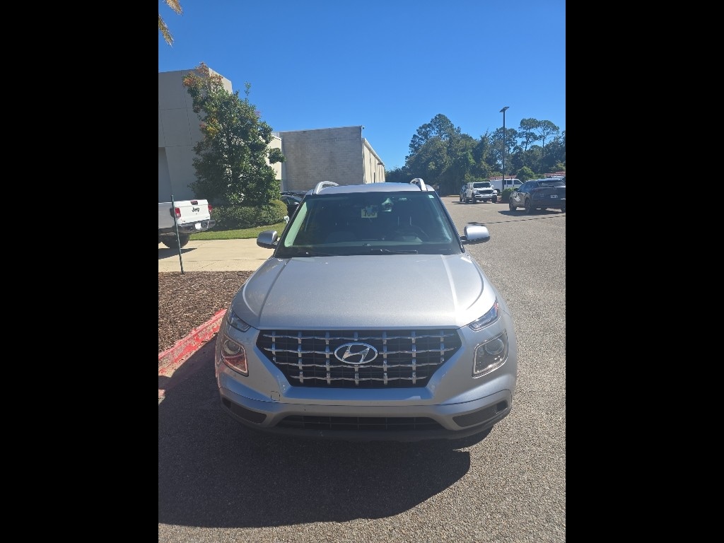 Used 2025 Hyundai Venue SEL SUV