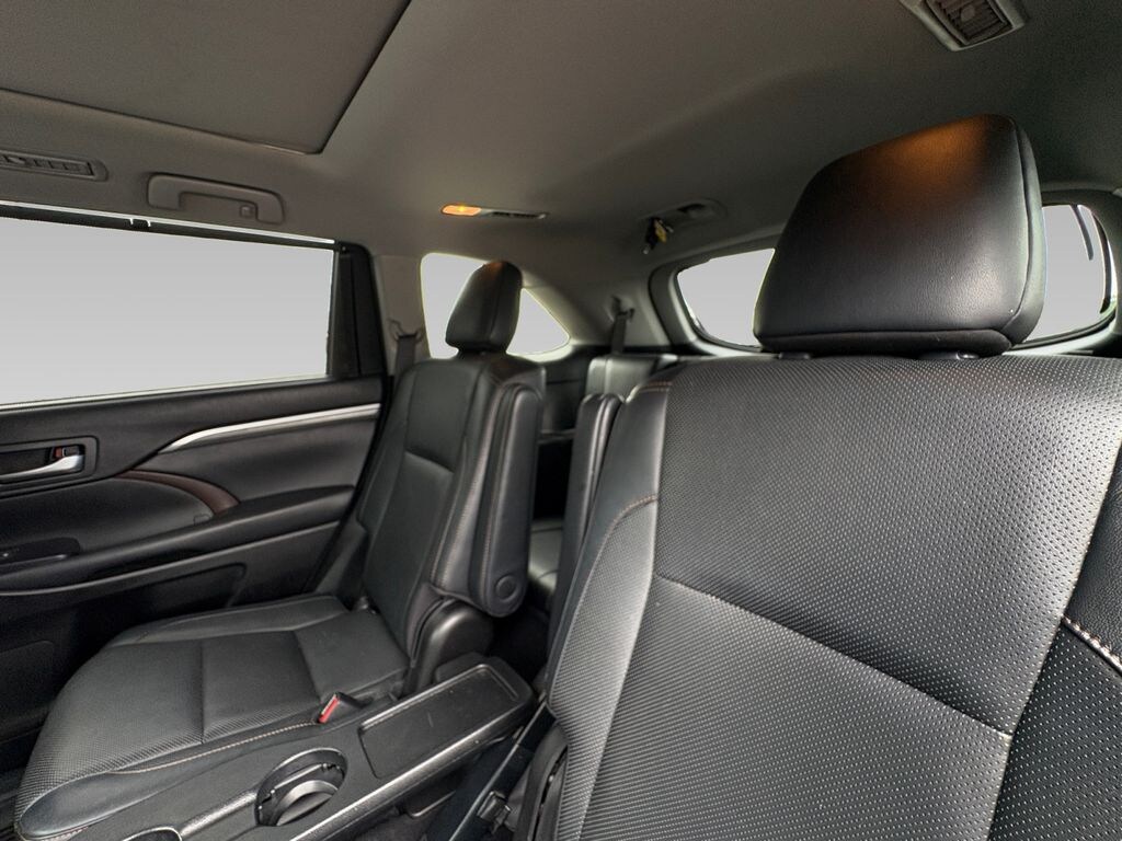 Used 2019 Toyota Highlander Limited Platinum V6 SUV