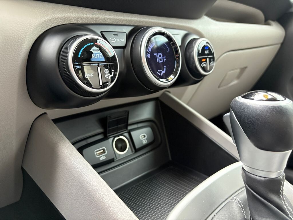 Used 2025 Hyundai Venue SEL SUV