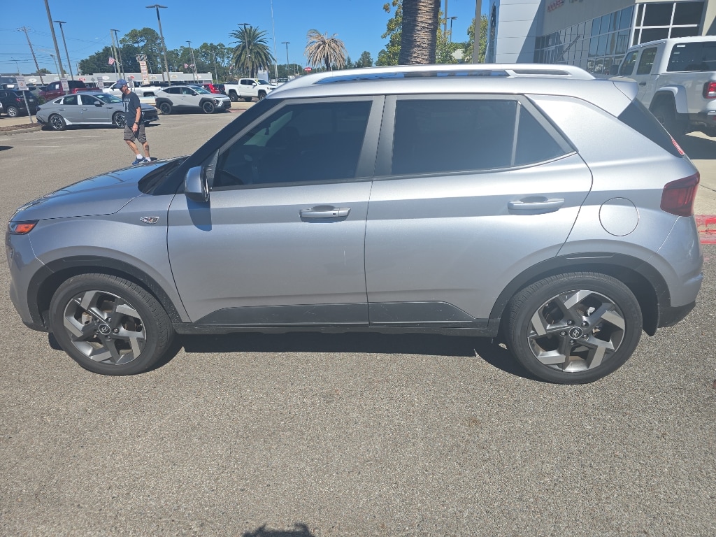 Used 2025 Hyundai Venue SEL SUV