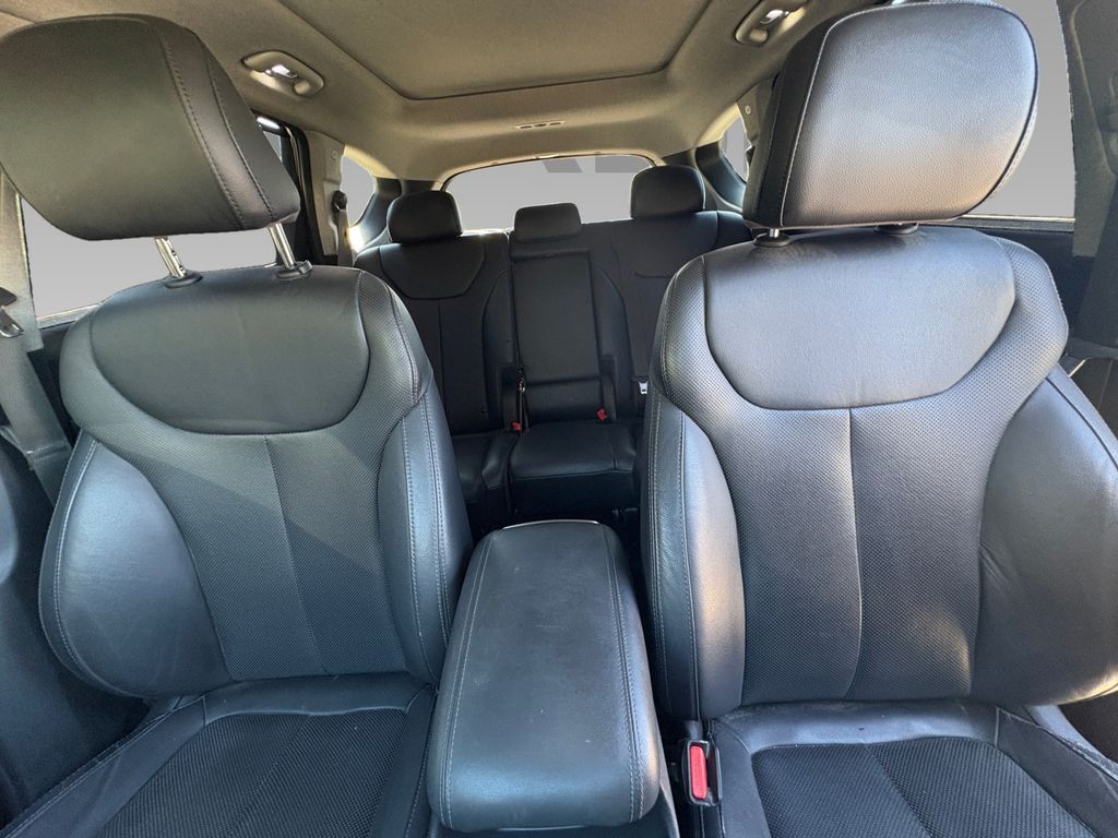 2019 Hyundai Santa Fe Limited photo 2