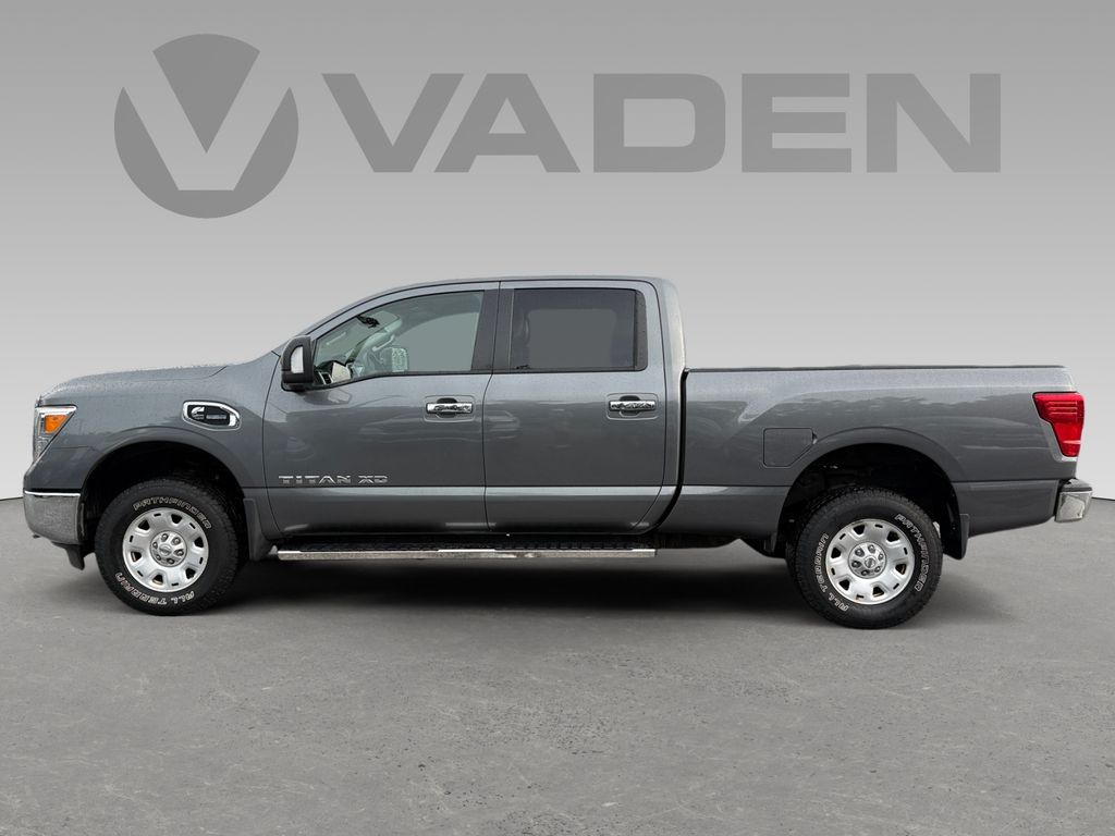 2017 Nissan Titan SV photo 4