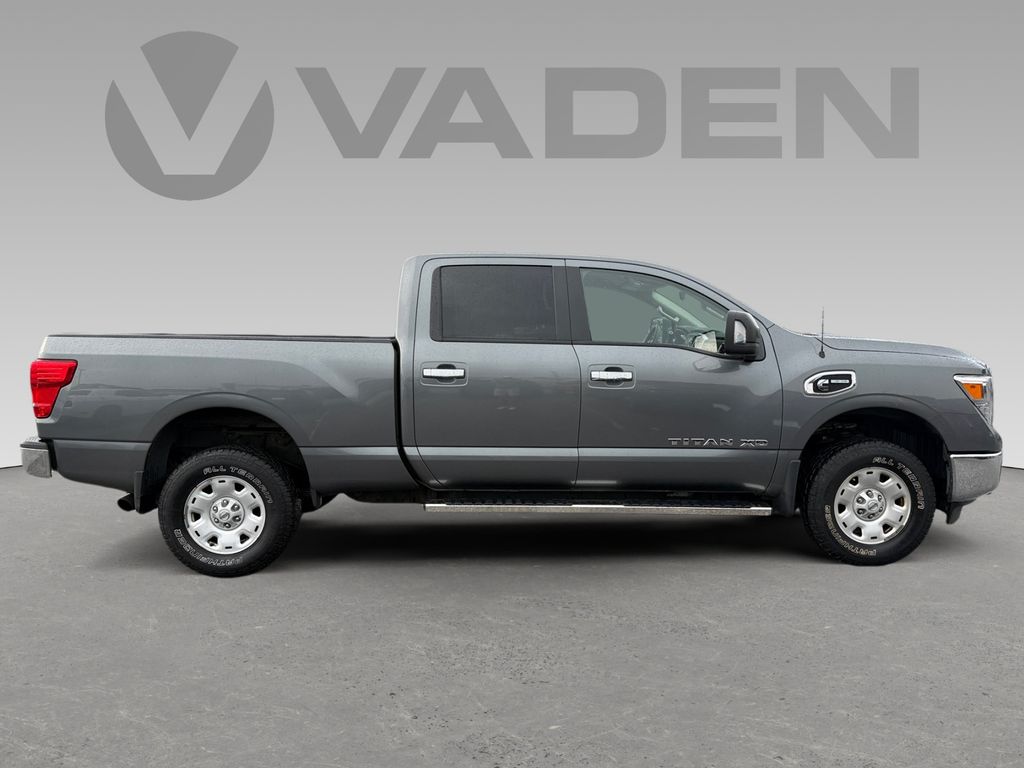 2017 Nissan Titan SV photo 2