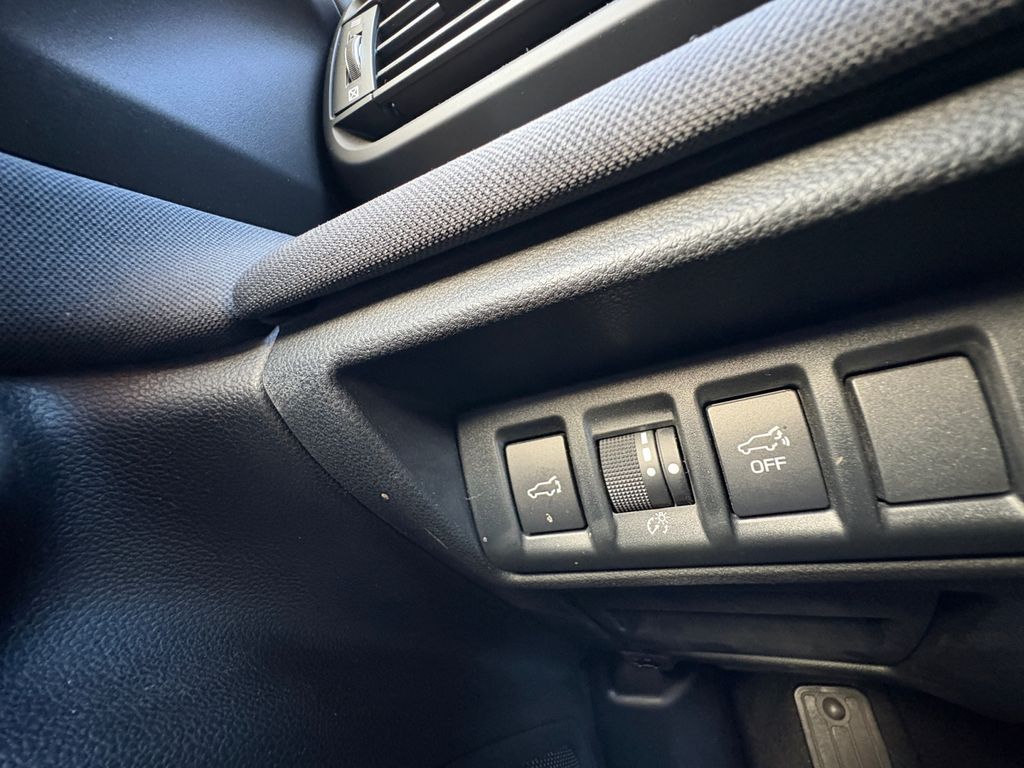 2020 Subaru Outback Premium photo 3